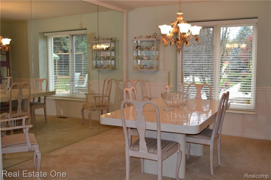 31135 Country Ridge Circle Farmington, MI 48331 - Photo 9 of 37 dr.jpg