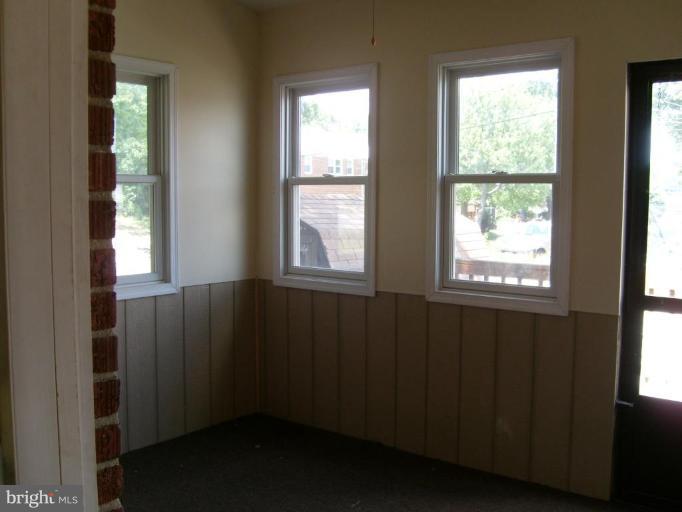 2700 Norfen Road Halethorpe, MD 21227 - Photo 9 of 14 Sunroom