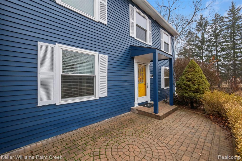 1811 Henbert Road West Bloomfield, MI 48324 - Photo 4 of 54 Gallery Image 4