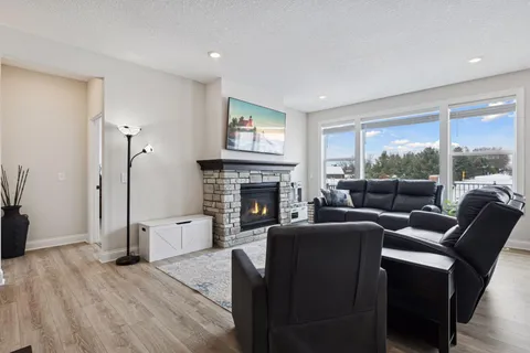$610,000 | 10250 Arrowwood Trail, Woodbury, MN 55129