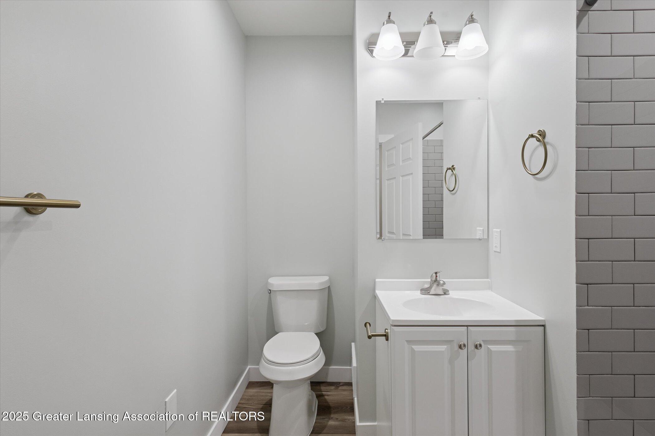 9595 East State Road Haslett, MI 48840 - Photo 24 of 47 23-9595-State-Rd-WindowStill-Photography
