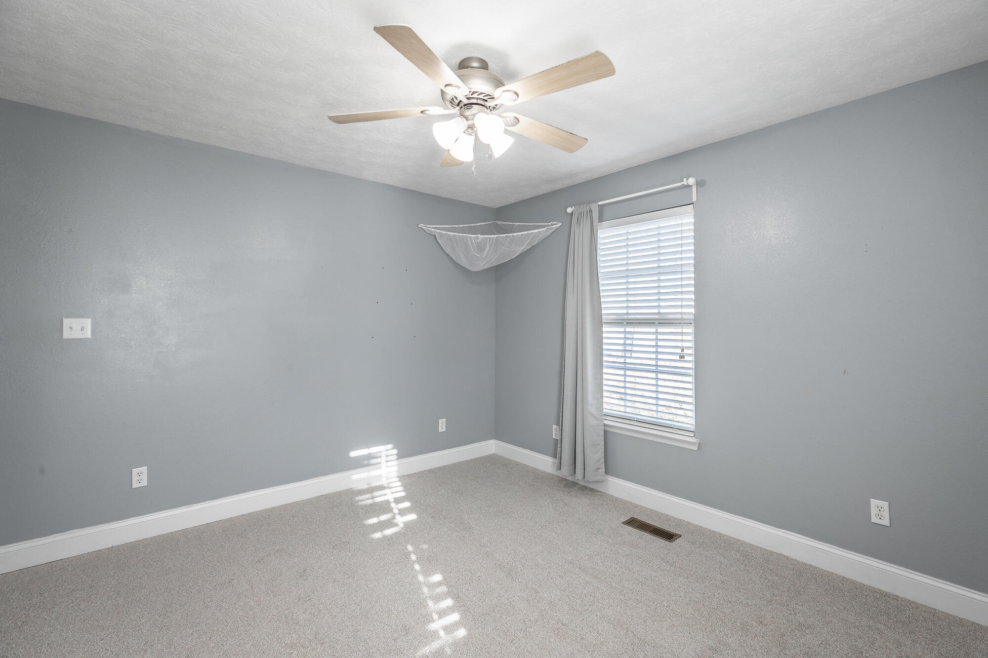 140 Clear Creek Road Flintstone, GA 30725 - Photo 30 of 44 140 Clear Creek Road Bedrooms HD-8928