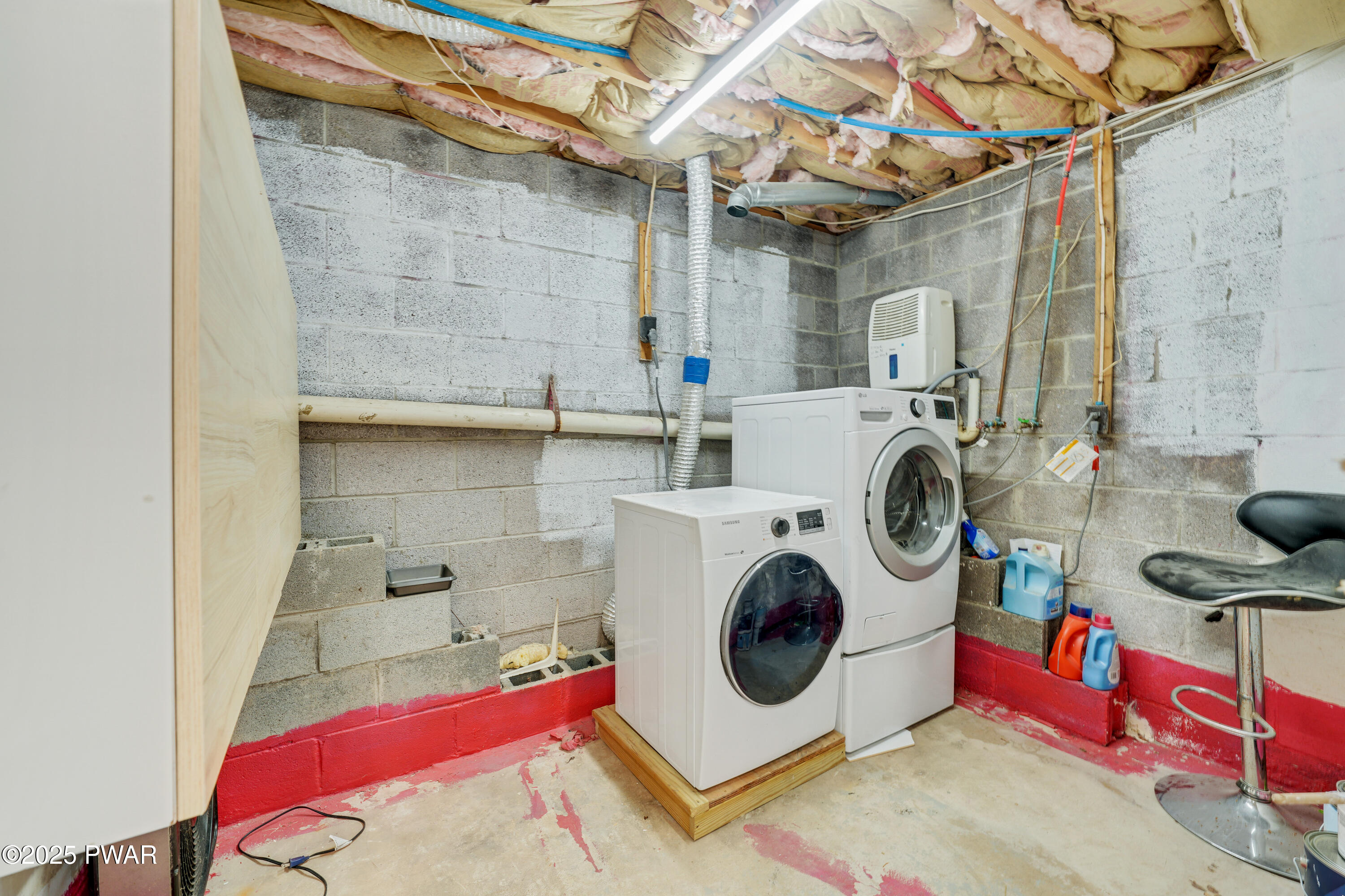 155 Fox Road Dingmans Ferry, PA 18328 - Photo 24 of 25 a utility room with dryer and washer