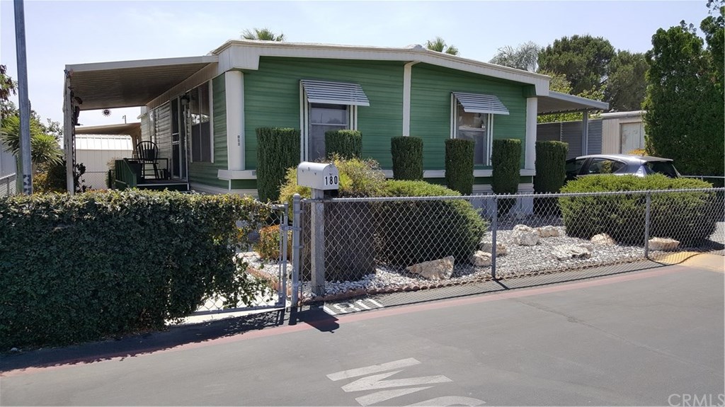 250 North Linden Avenue, Unit 180 Rialto, CA 92376 - Photo 2 of 8