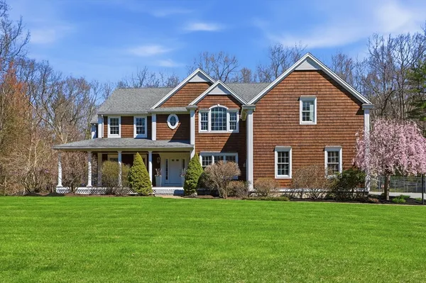 $2,195,000 | 3 Oak Knoll Road, Carlisle, MA 01741