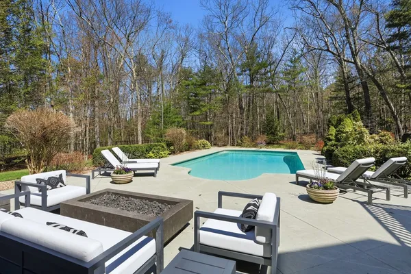 $2,195,000 | 3 Oak Knoll Road, Carlisle, MA 01741