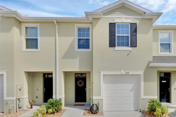 $296,999 | 1219 Lido Drive, Howey-in-the-Hills, FL 34737