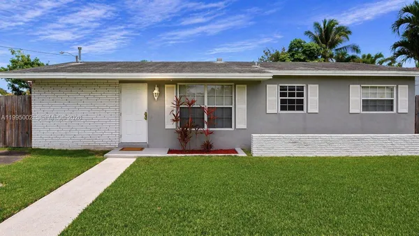 $499,900 | 15305 Southwest 104th Avenue, Miami, FL 33157