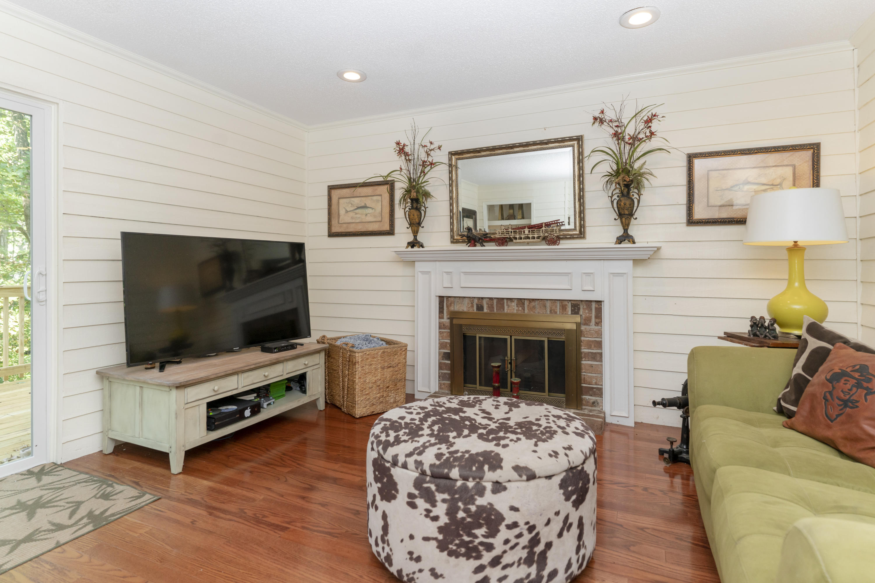 1940 Rock Bluff Road Hixson, TN 37343 - Photo 12 of 40 Living Room
