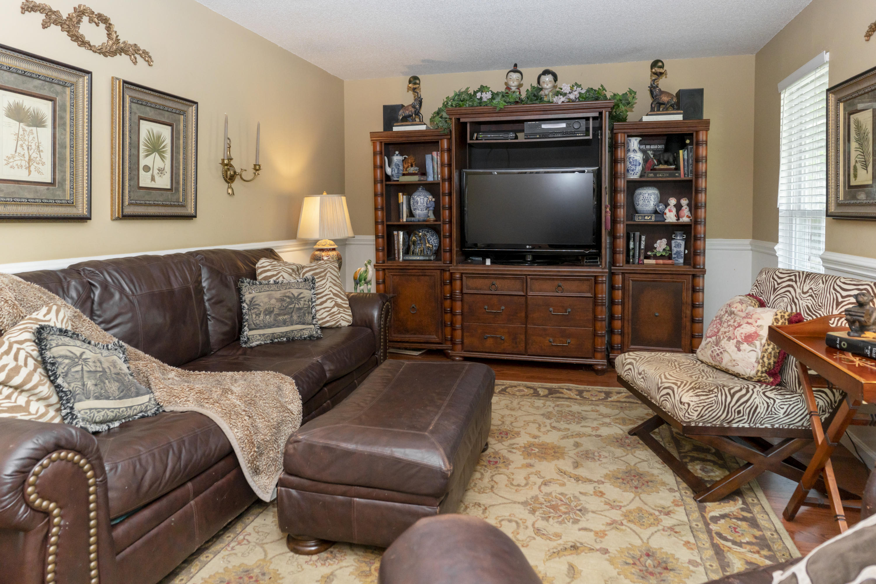 1940 Rock Bluff Road Hixson, TN 37343 - Photo 6 of 40 Siting Room