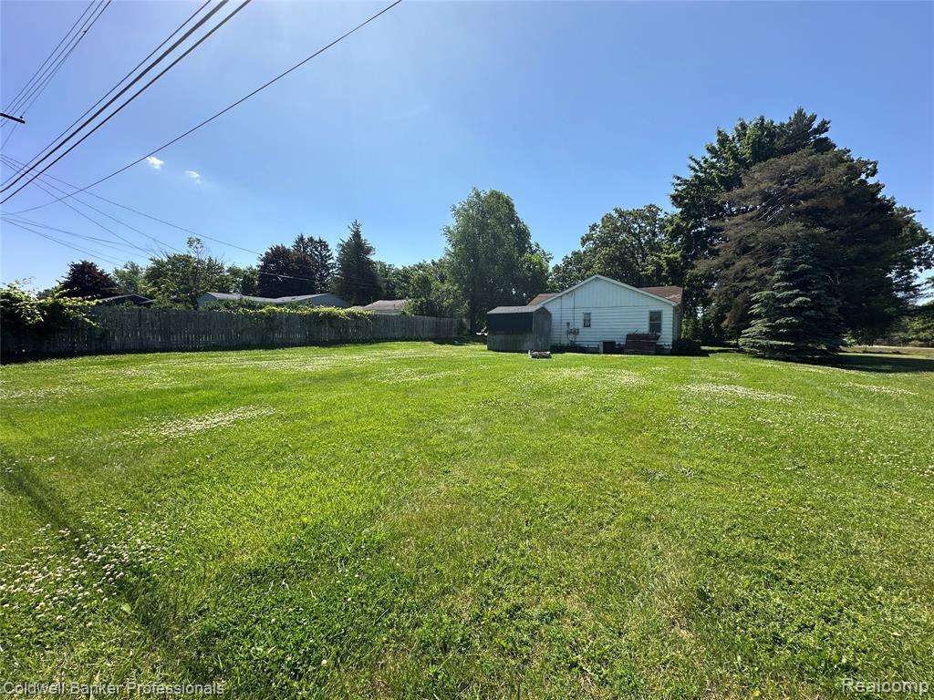 190 Davis Lake Road Lapeer, MI 48446 - Photo 12 of 18