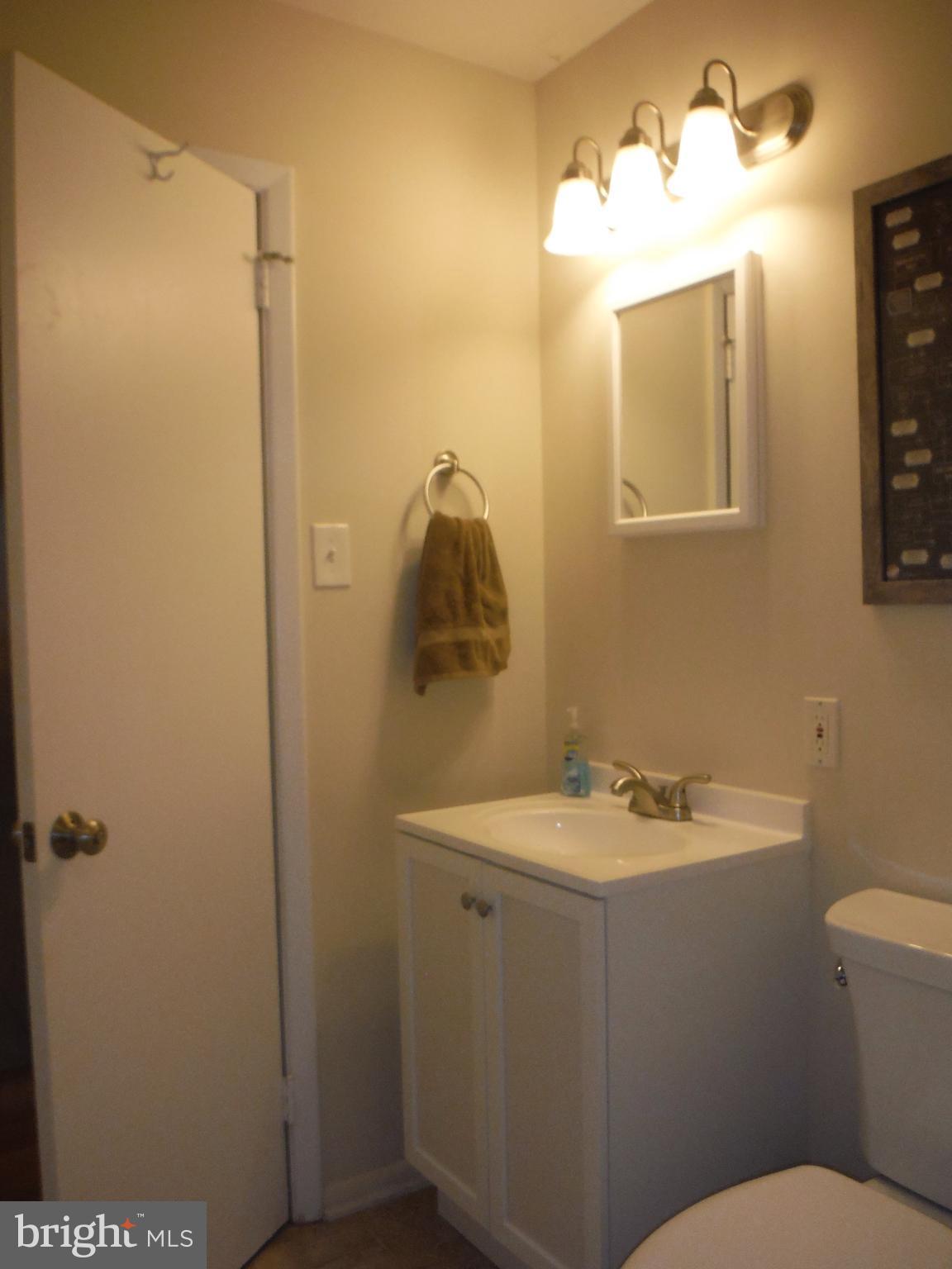 8105 Karl Road Alexandria, VA 22308 - Photo 13 of 20 Bath