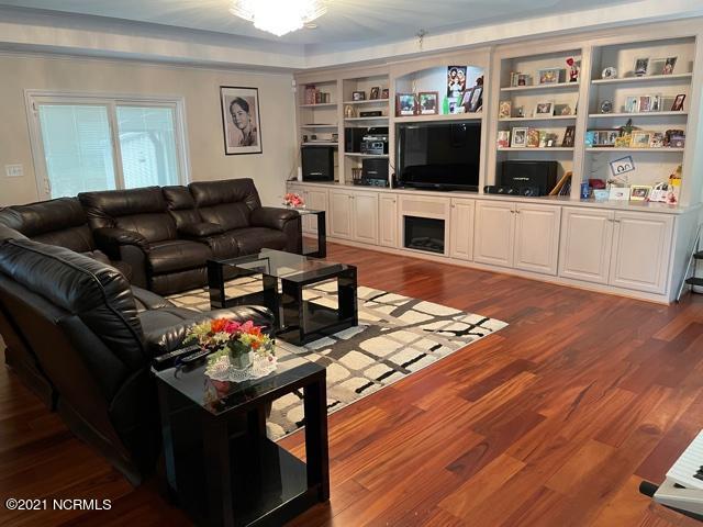 1104 Raleigh Rd Parkway West Wilson, NC 27896 - Photo 11 of 51 Family Room