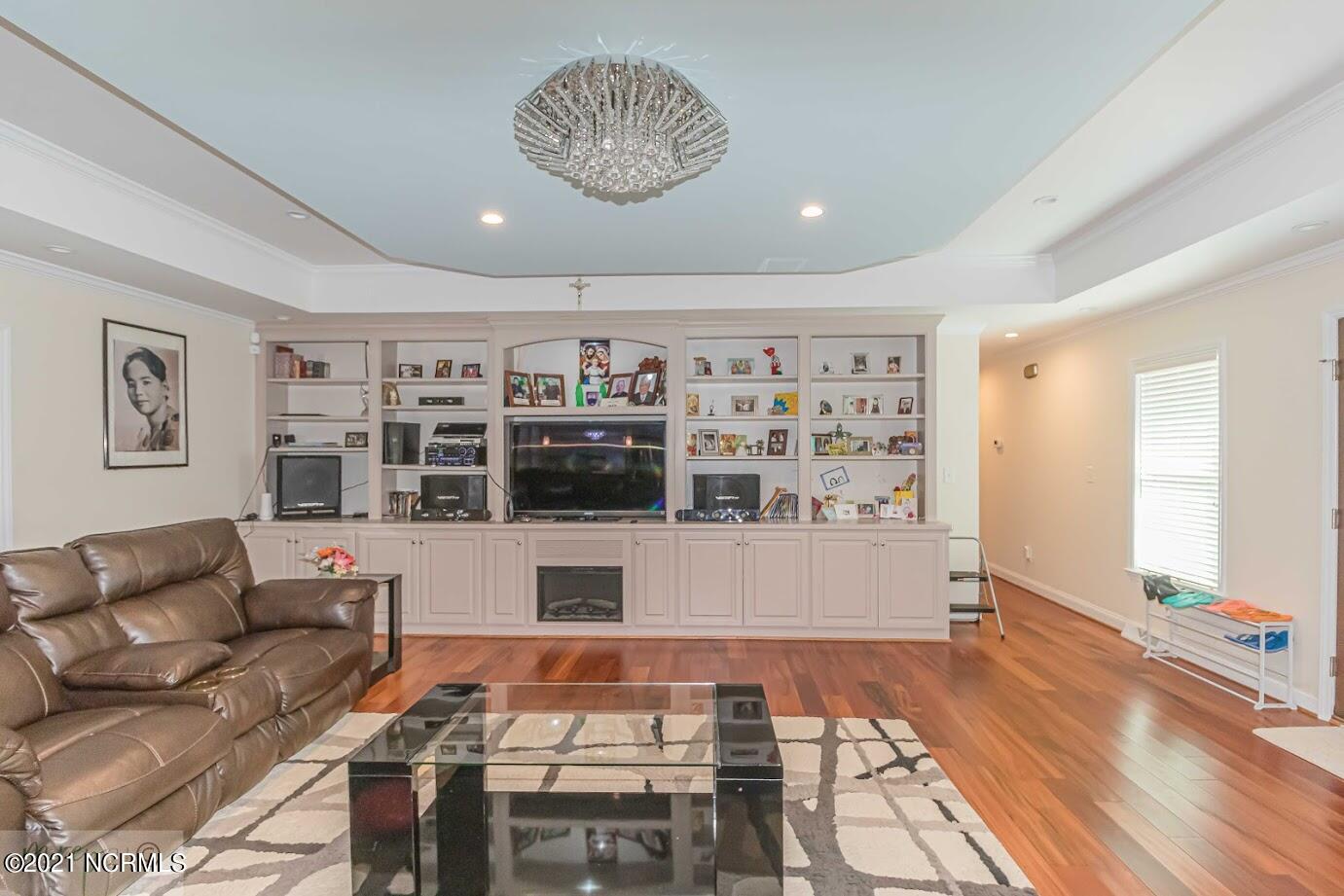 1104 Raleigh Rd Parkway West Wilson, NC 27896 - Photo 13 of 51 1104 Raleigh Living 2