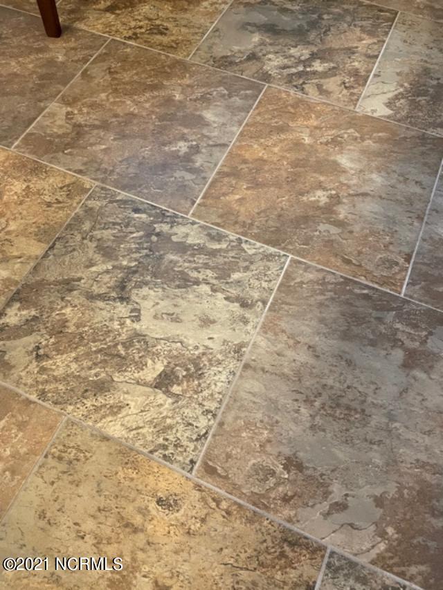 1104 Raleigh Rd Parkway West Wilson, NC 27896 - Photo 27 of 51 Ceramic Tile Kitchen