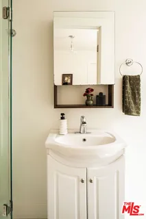 $1,250,000 | 2354 Landa Street, Los Angeles, CA 90039