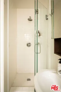 $1,250,000 | 2354 Landa Street, Los Angeles, CA 90039