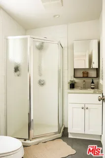 $1,250,000 | 2354 Landa Street, Los Angeles, CA 90039