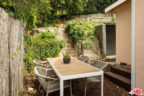 $1,250,000 | 2354 Landa Street, Los Angeles, CA 90039