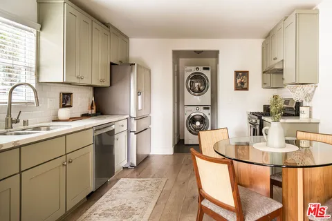 $1,250,000 | 2354 Landa Street, Los Angeles, CA 90039