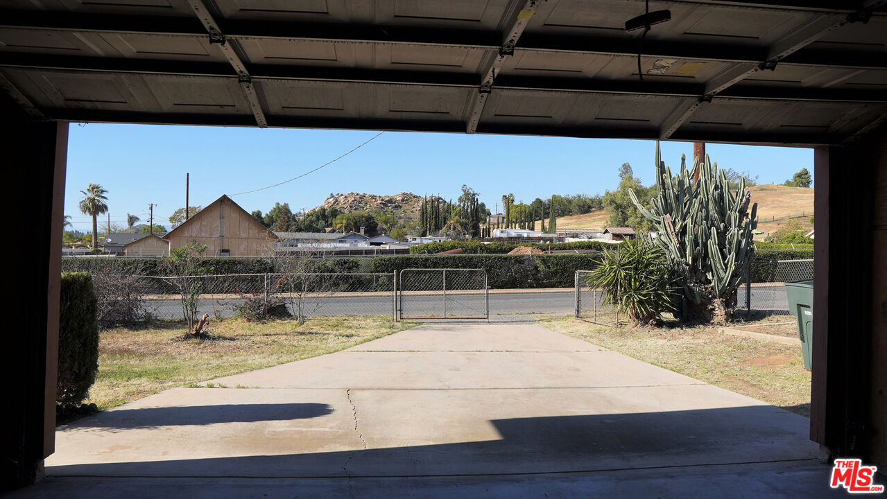 10584 Gramercy Place Riverside, CA 92505 - Photo 25 of 28