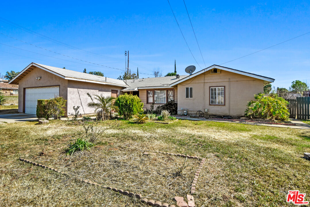 10584 Gramercy Place Riverside, CA 92505 - Photo 3 of 28