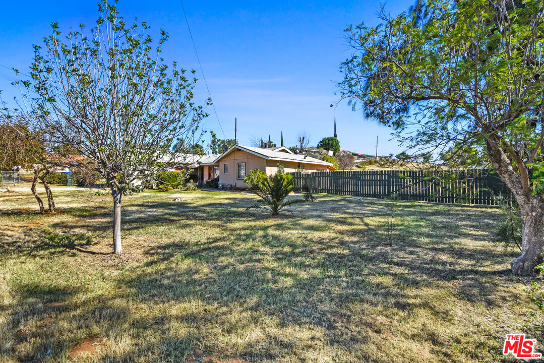 10584 Gramercy Place Riverside, CA 92505 - Photo 4 of 28