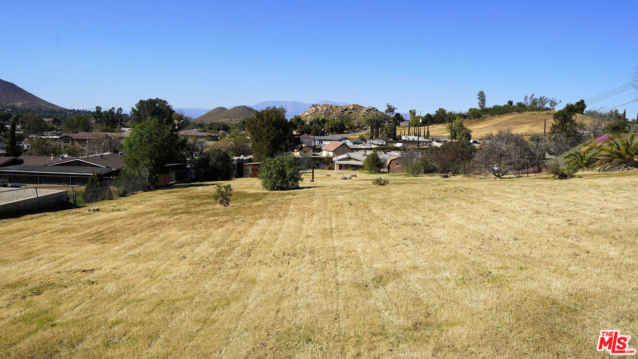 10584 Gramercy Place Riverside, CA 92505 - Photo 10 of 28