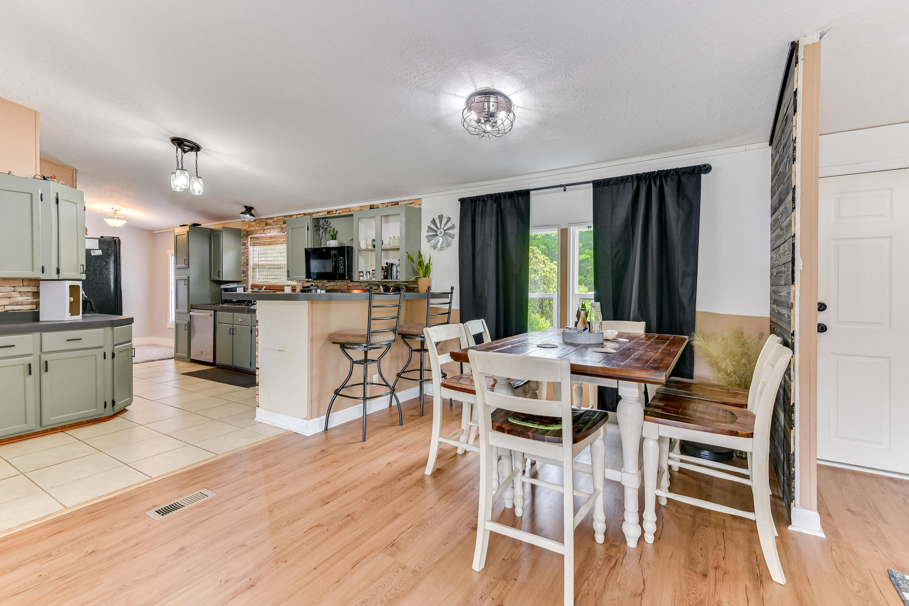 2482 Windsor Road Springfield, SC 29146 - Photo 8 of 36