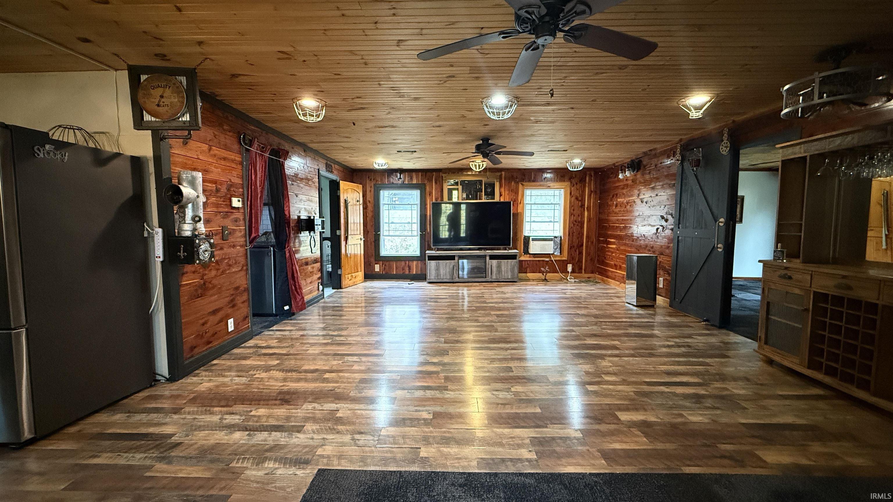 1 East St Road Bloomfield, IN 47424 - Photo 7 of 19