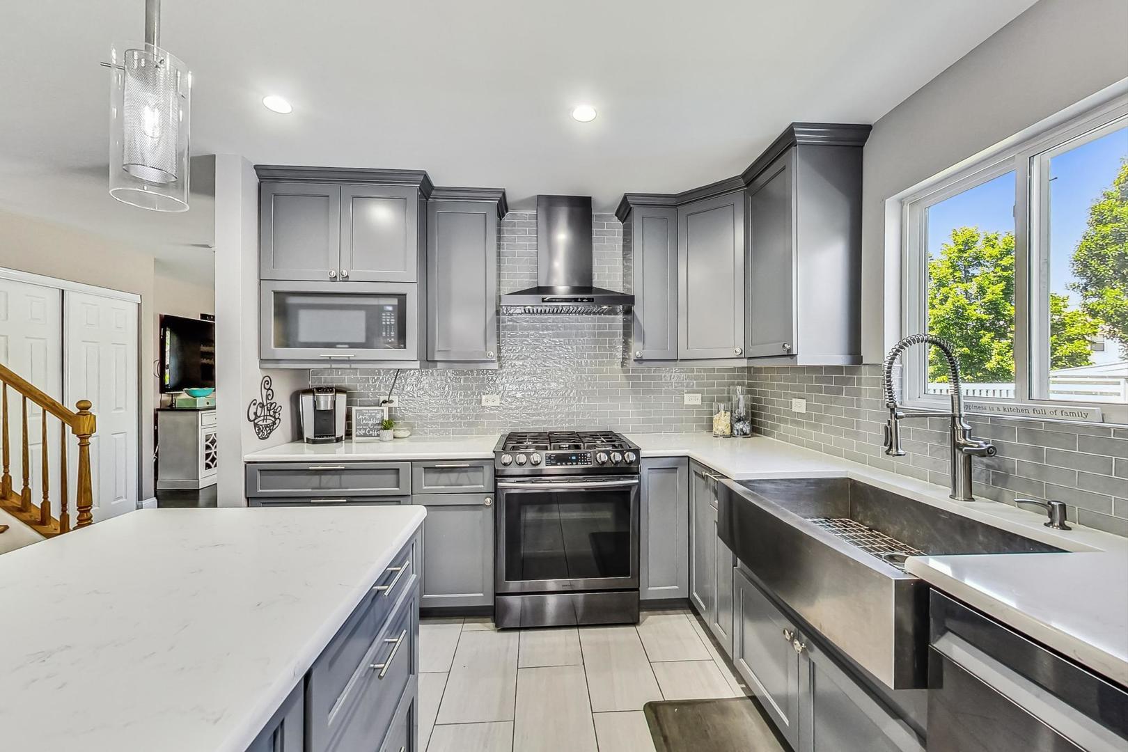 3516 Harms Road Joliet, IL 60435 - Photo 15 of 64