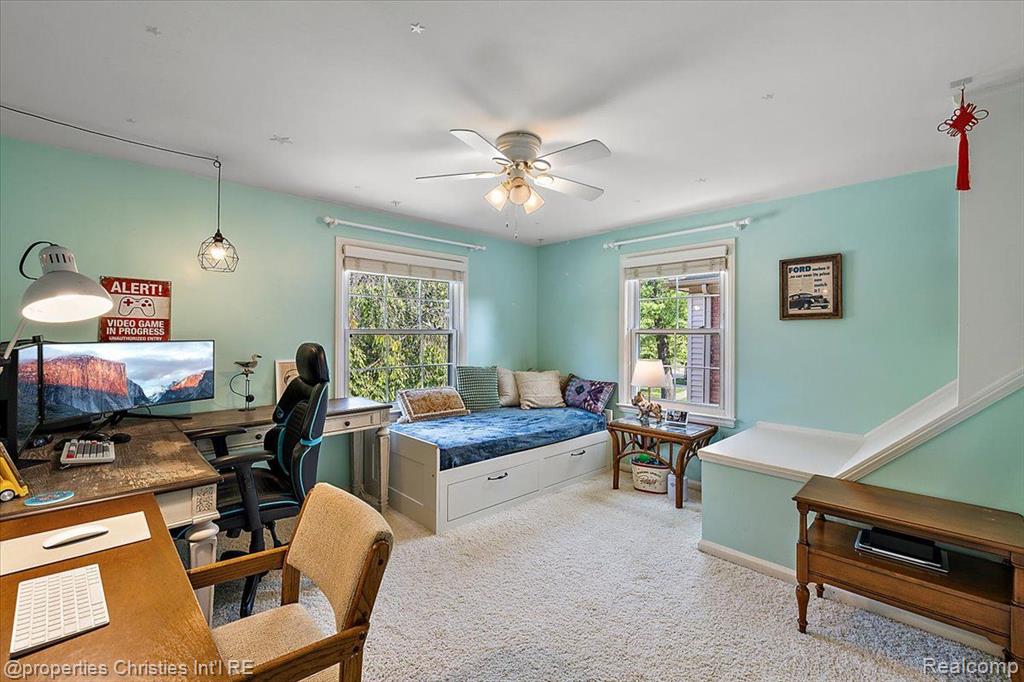 1683 Severn Road Grosse Pointe Woods, MI 48236 - Photo 28 of 47