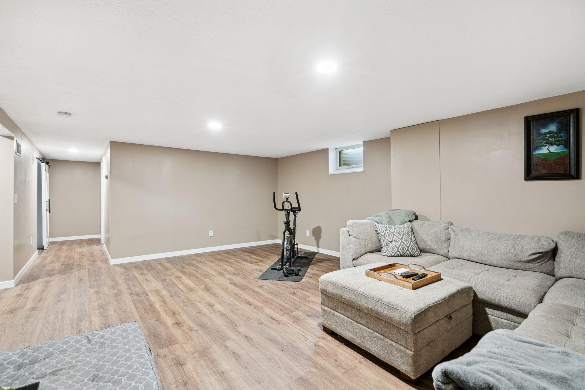 6819 Eliot View Road Minneapolis, MN 55426 - Photo 10 of 19 Gallery Image 10