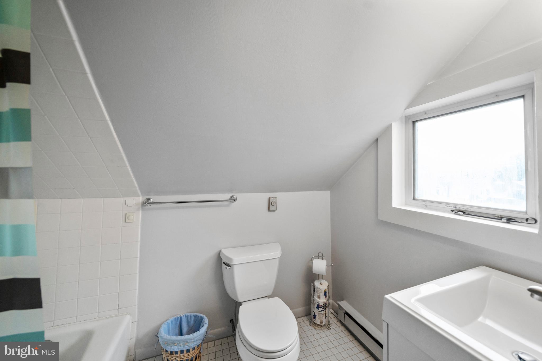 1421 Edgevale Road Wynnewood, PA 19096 - Photo 34 of 41 3rd Floor Bath