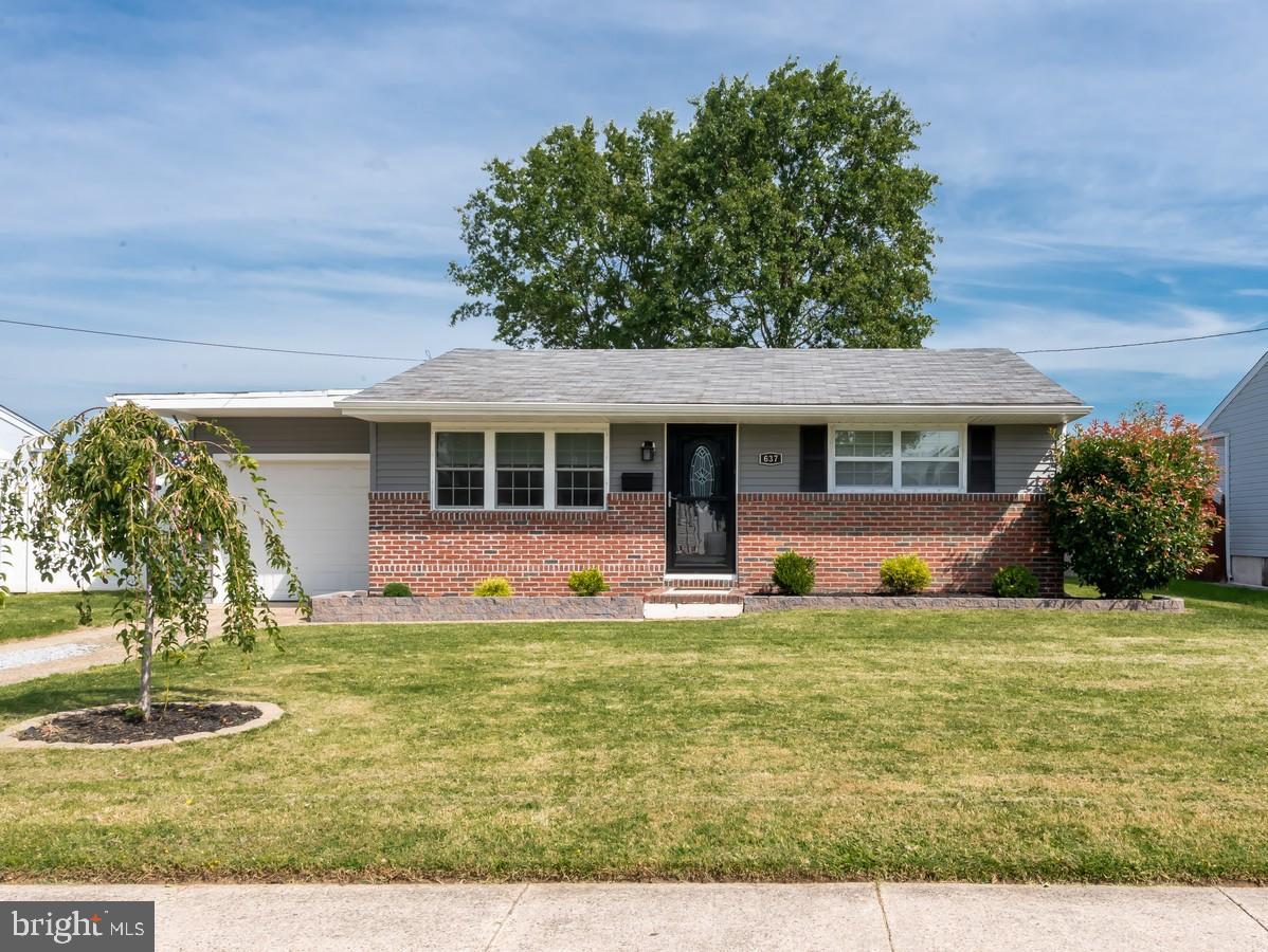 637 Monroe Street Riverside, NJ 08075 - Photo 1 of 27