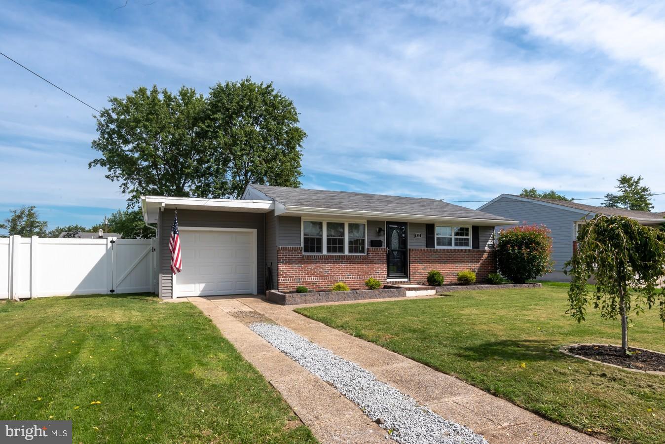 637 Monroe Street Riverside, NJ 08075 - Photo 3 of 27