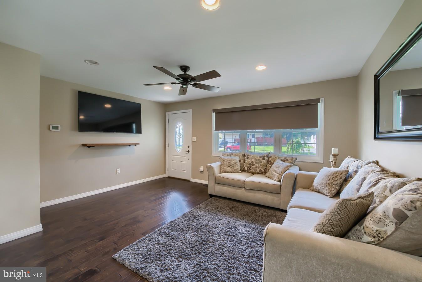 637 Monroe Street Riverside, NJ 08075 - Photo 5 of 27