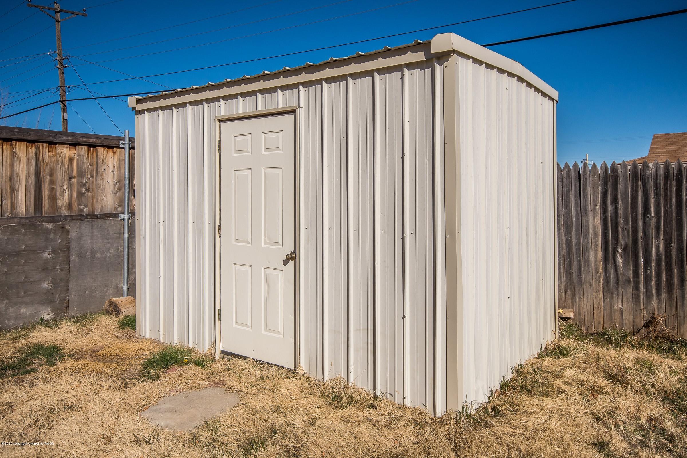 2818 Porter Drive Amarillo, TX 79110 - Photo 20 of 24 a view of a house with backyard