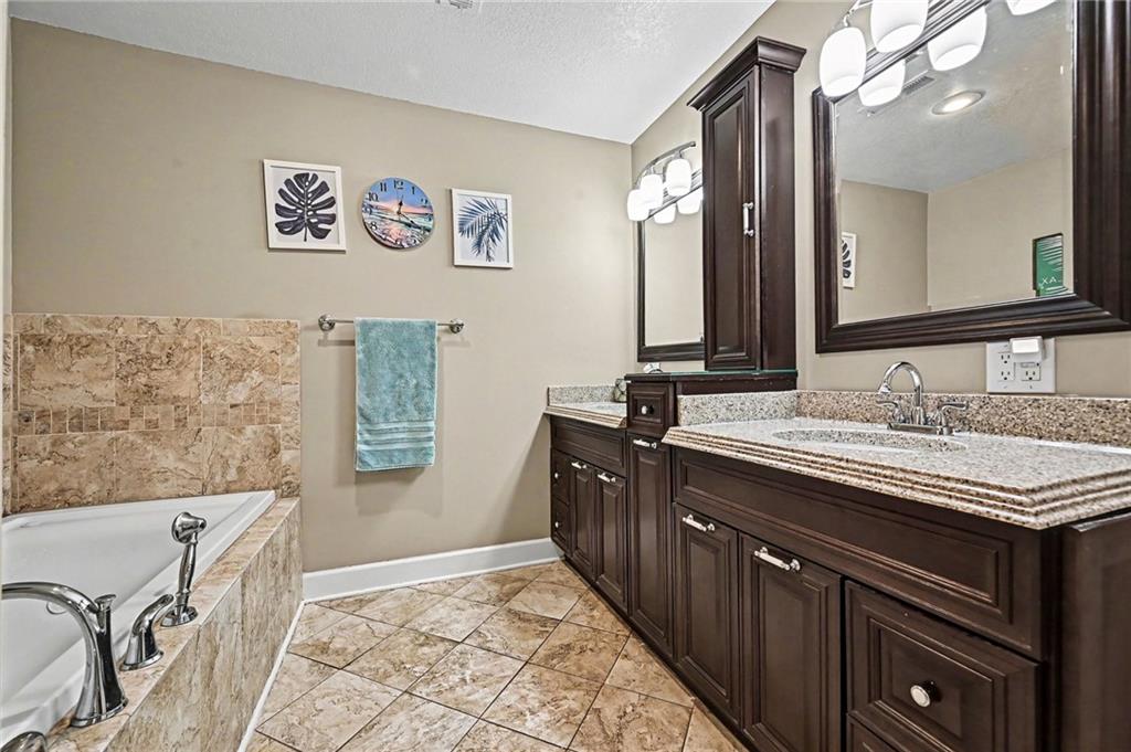 1 Ridgeland Road Country Club, MO 64505 - Photo 18 of 49
