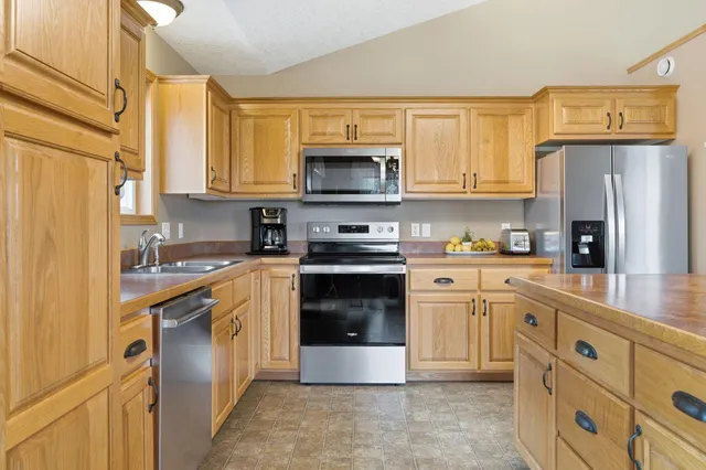 $659,000 | 1445 Highway 25, Buffalo, MN 55313