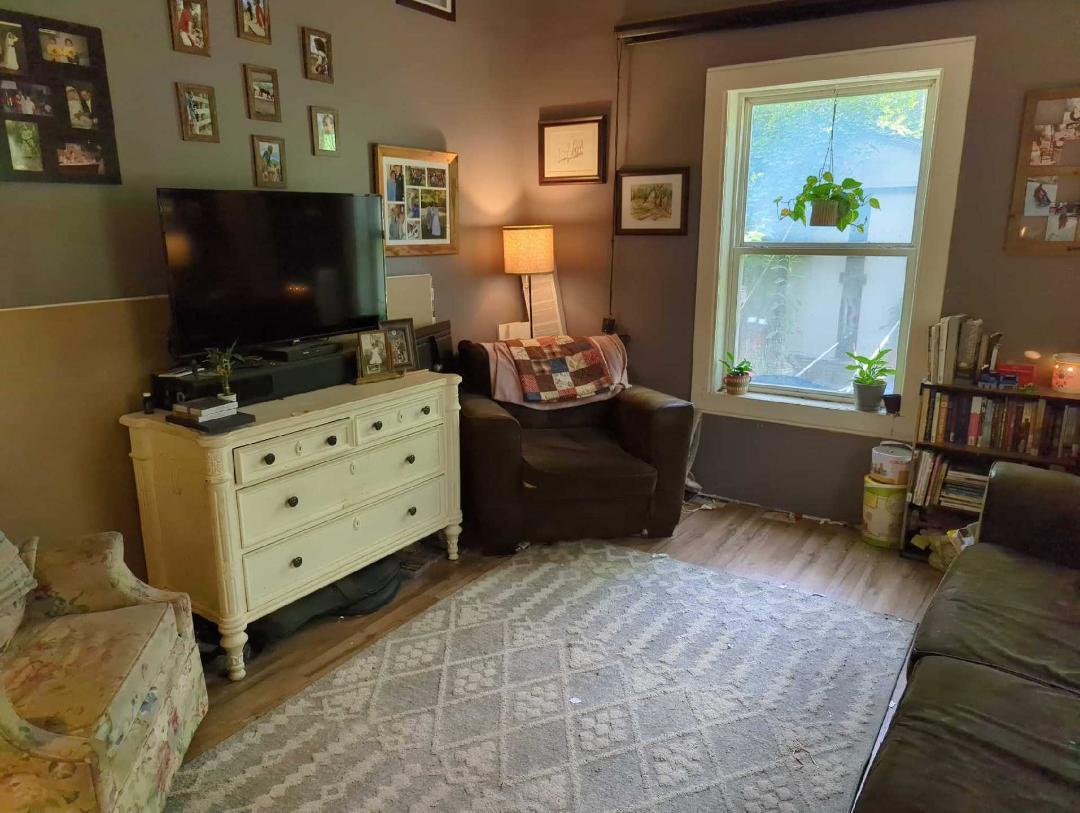 600 Jasper Floyd Road Ponce de Leon, FL 32455 - Photo 8 of 27 a livingroom with window