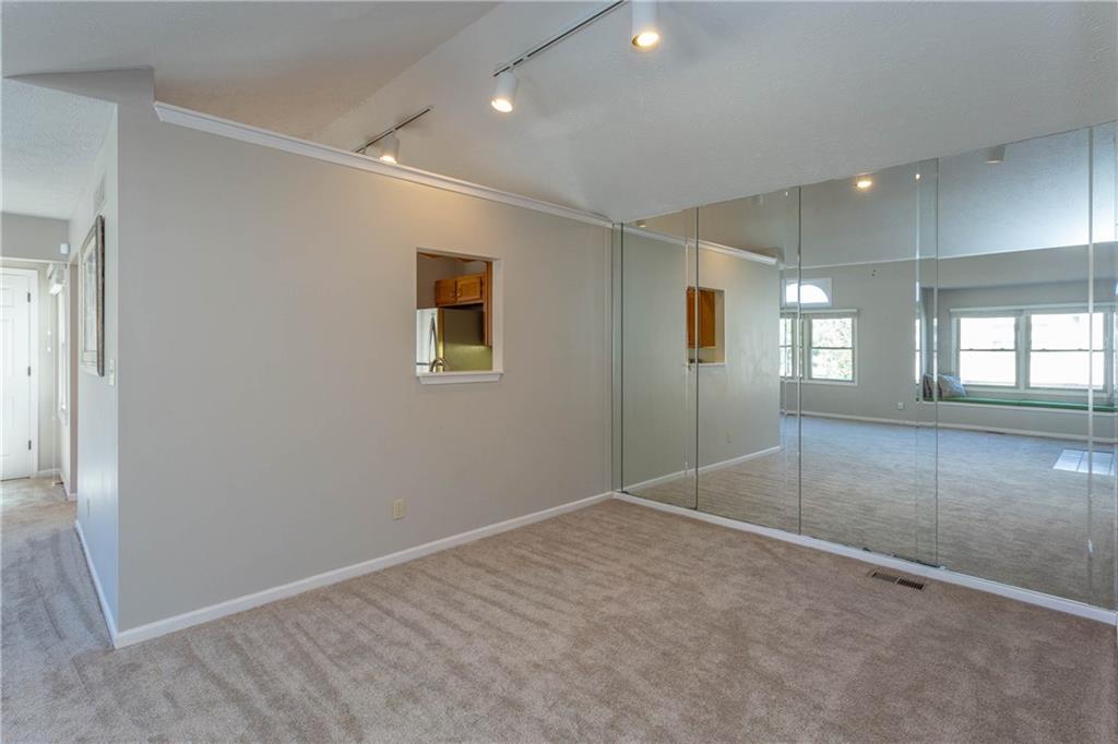 9539 Maple Way Indianapolis, IN 46268 - Photo 8 of 24