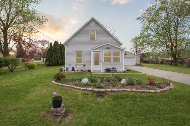 $370,000 | 12948 Peck Avenue, Sawyer, MI 49125