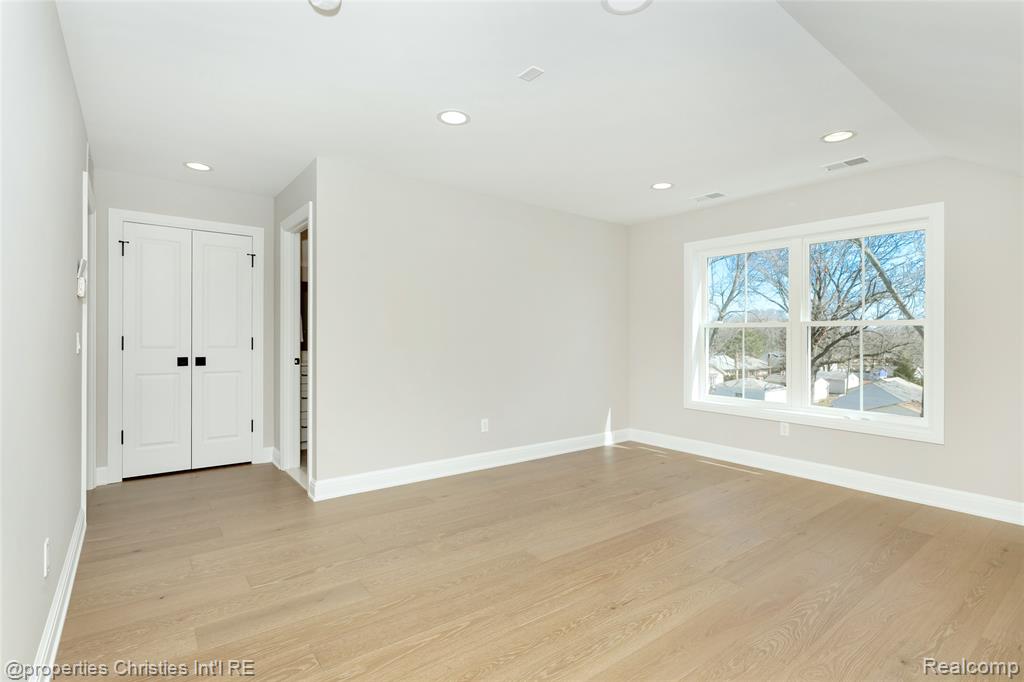 2093 Pembroke Road Birmingham, MI 48009 - Photo 44 of 57