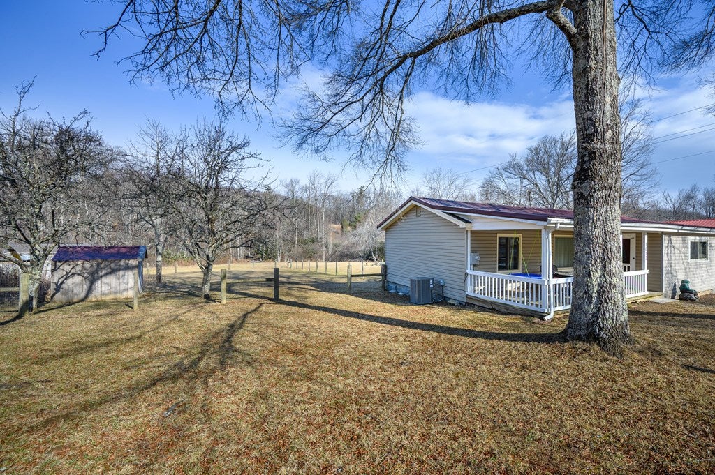 1017 Turner Spur Road Fancy Gap, VA 24328 - Photo 8 of 69 Gallery Image 8