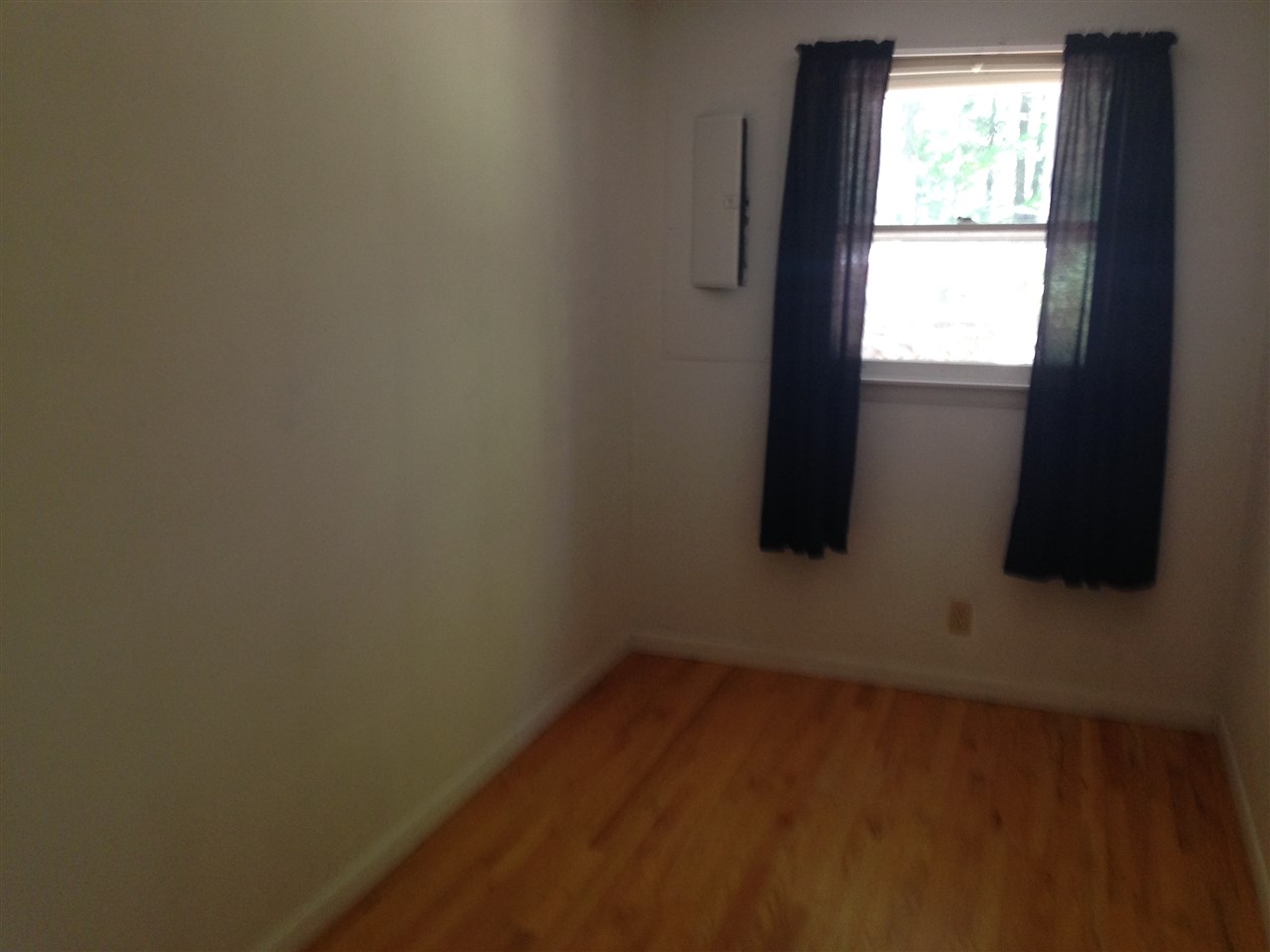 424 Highview Road Traverse City, MI 49696 - Photo 9 of 20 1821211-8.JPG