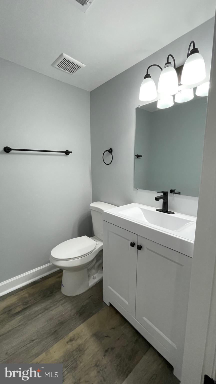 606 Meadow Road Baltimore, MD 21206 - Photo 38 of 49 Half Bathroom - First Floor