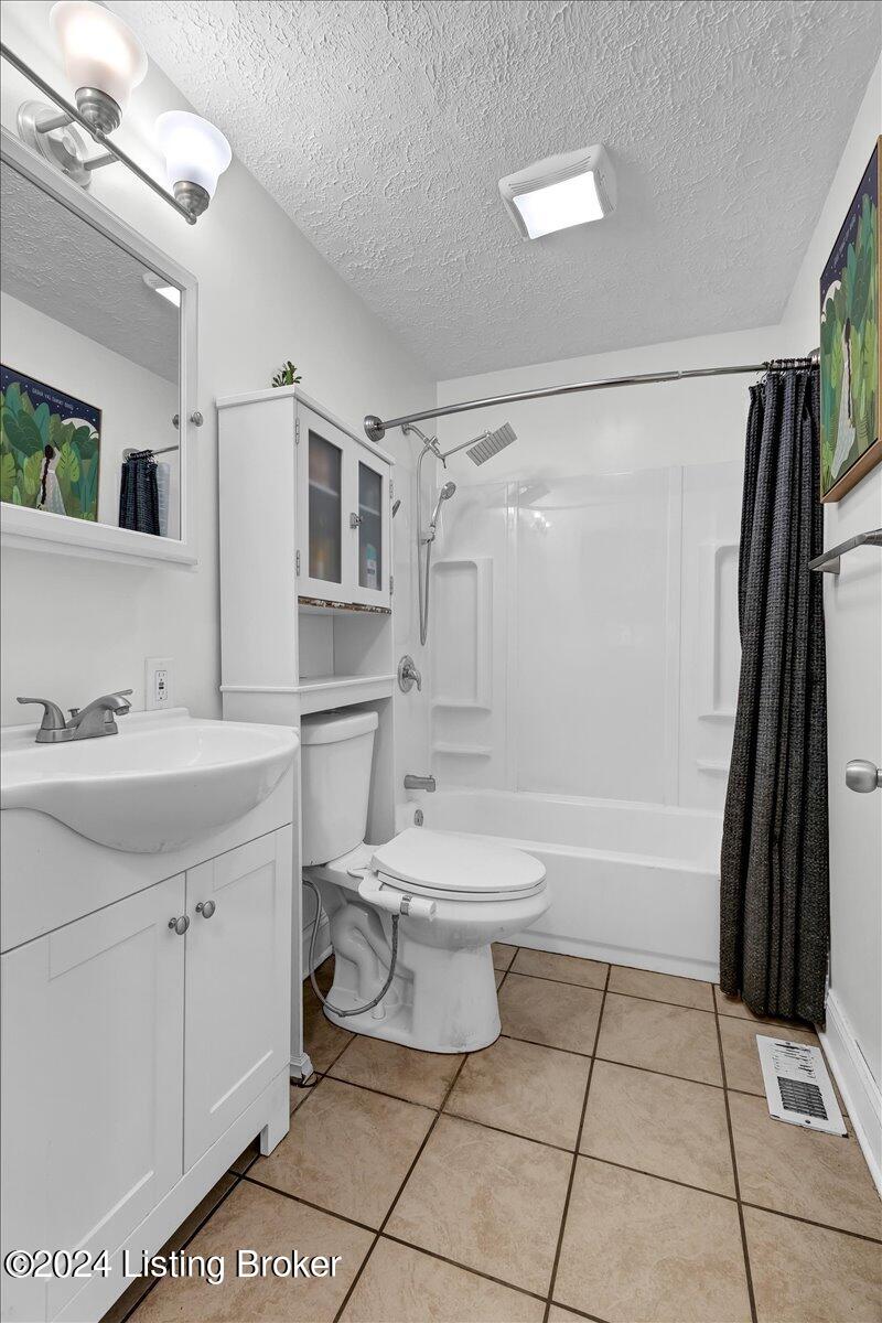 5003 Maryman Road Louisville, KY 40258 - Photo 22 of 29 22-5003 Maryman Rd-122