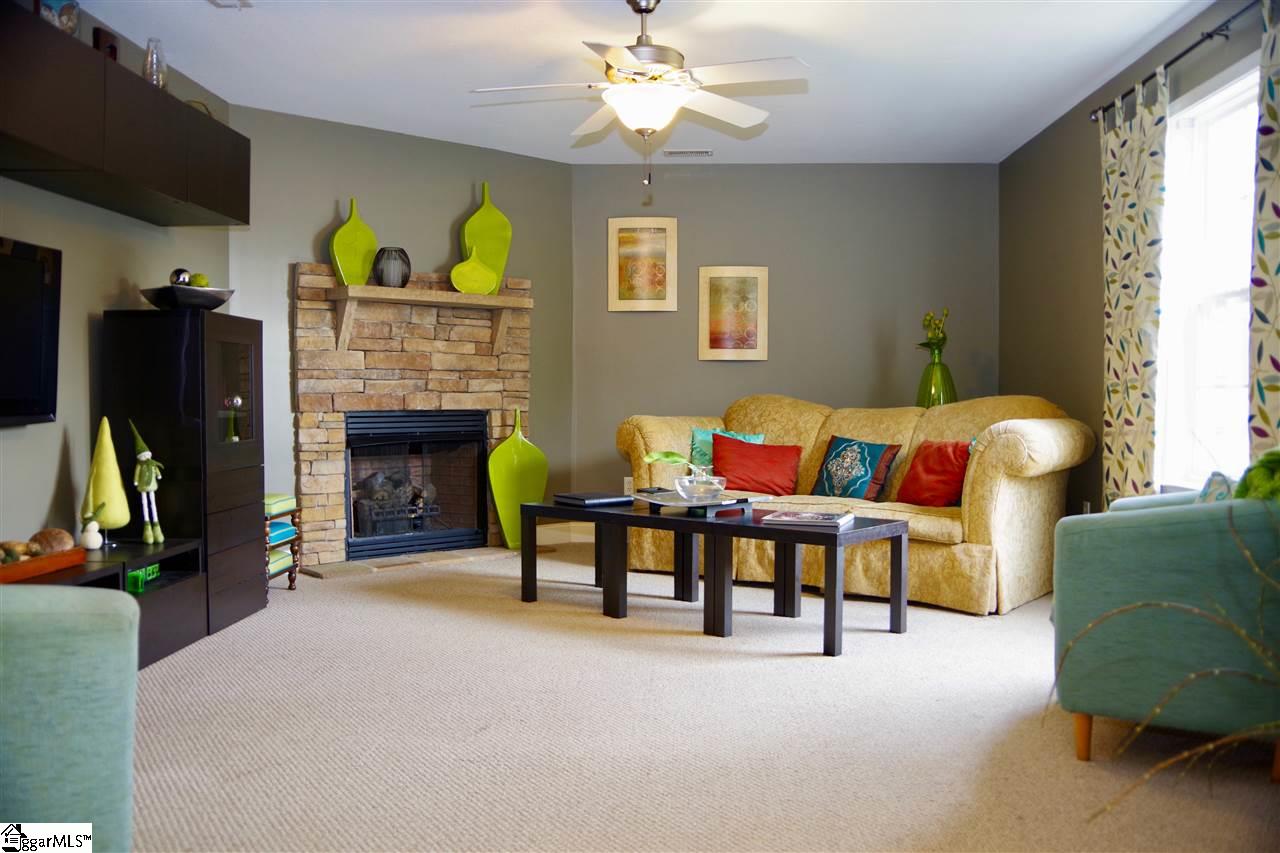 107 Falling Springs Simpsonville, SC 29681 - Photo 10 of 35 Gallery Image 10
