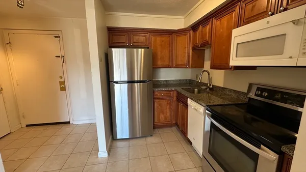 $1,850 | 915 Edgell Road, Unit 64, Framingham, MA 01701